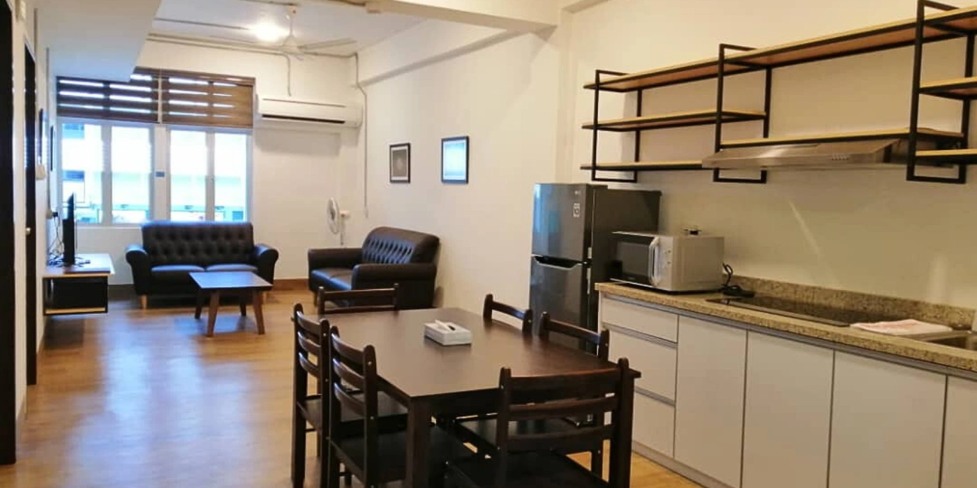 Spacious dining area in Polaris Suite Deluxe Apartment